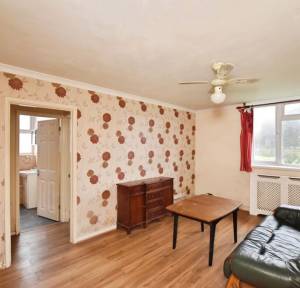 1 Bedroom Flat for sale in Carmelite Way, Salisbury