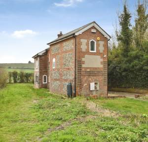 2 Bedroom House for sale in Amesbury Road, Salisbury