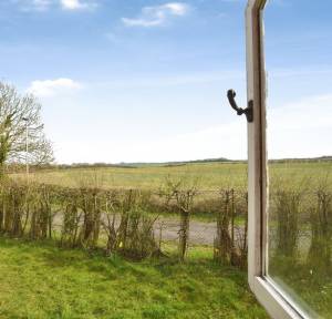 2 Bedroom House for sale in Amesbury Road, Salisbury