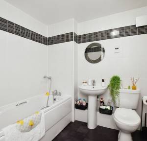 3 Bedroom House for sale in Sherbourne Drive, Salisbury