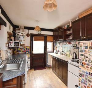 2 Bedroom House for sale in Nursery Road, Salisbury