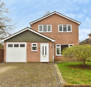 3 Bedroom House for sale in Whitebridge Road, Salisbury
