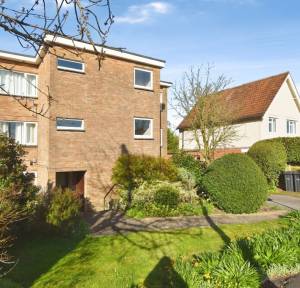 2 Bedroom Flat for sale in Bouverie Avenue, Salisbury