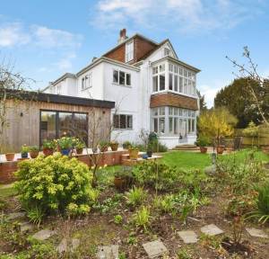 3 Bedroom Flat for sale in Harnham Road, Salisbury