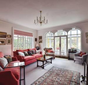 3 Bedroom Flat for sale in Harnham Road, Salisbury