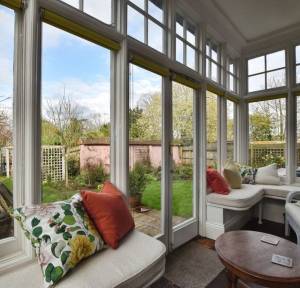 3 Bedroom Flat for sale in Harnham Road, Salisbury