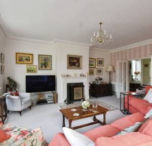 3 Bedroom Flat for sale in Harnham Road, Salisbury