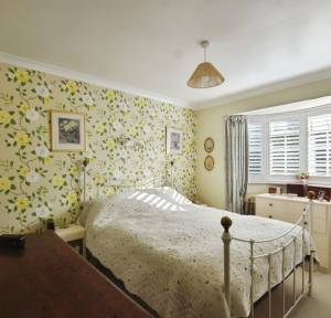 3 Bedroom Flat for sale in Harnham Road, Salisbury