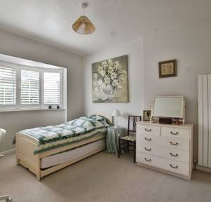 3 Bedroom Flat for sale in Harnham Road, Salisbury