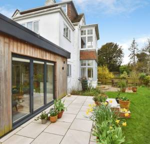 3 Bedroom Flat for sale in Harnham Road, Salisbury