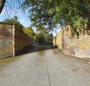 3 Bedroom Flat for sale in Harnham Road, Salisbury