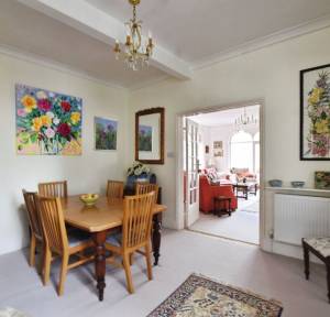 3 Bedroom Flat for sale in Harnham Road, Salisbury