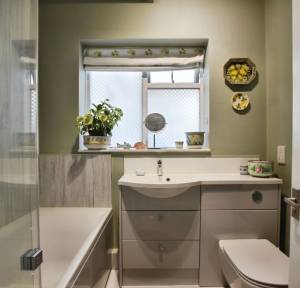 3 Bedroom Flat for sale in Harnham Road, Salisbury