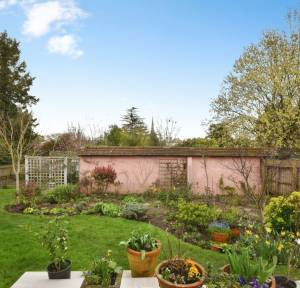 3 Bedroom Flat for sale in Harnham Road, Salisbury