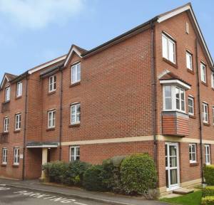 1 Bedroom Retirement for sale in Archers Court, Salisbury