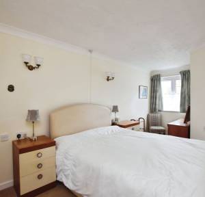 1 Bedroom Retirement for sale in Archers Court, Salisbury
