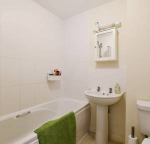 2 Bedroom House for sale in Castle Well Road, Salisbury