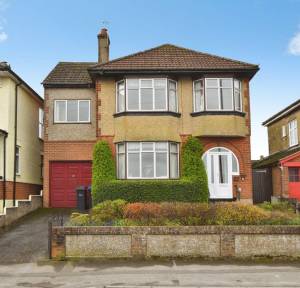 4 Bedroom House for sale in Devizes Road, Salisbury