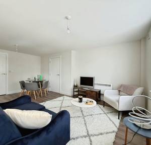 2 Bedroom Flat for sale in Devizes Road, Salisbury