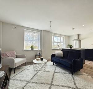 2 Bedroom Flat for sale in Devizes Road, Salisbury