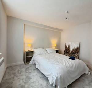 2 Bedroom Flat for sale in Devizes Road, Salisbury