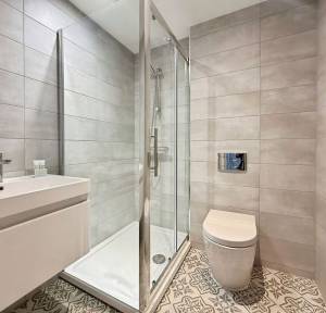 2 Bedroom Flat for sale in Devizes Road, Salisbury