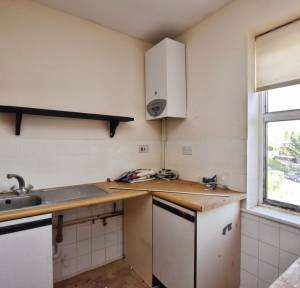 1 Bedroom Flat for sale in Methuen Drive, Salisbury