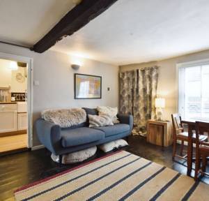 3 Bedroom House for sale in High Street, Salisbury