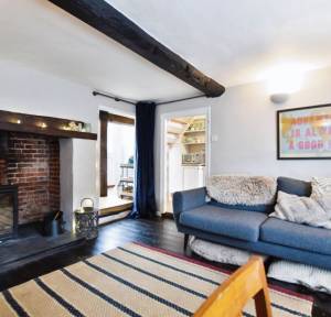 3 Bedroom House for sale in High Street, Salisbury