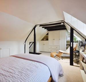 3 Bedroom House for sale in High Street, Salisbury