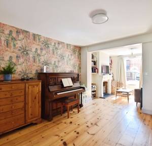 4 Bedroom House for sale in College Street, Salisbury