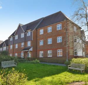 2 Bedroom Flat for sale in Dimmer Drive, Salisbury