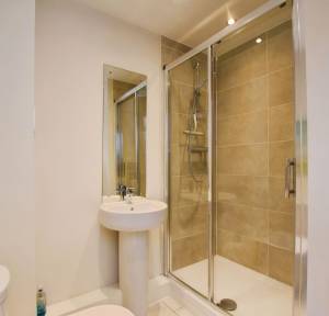 2 Bedroom Flat for sale in Dimmer Drive, Salisbury