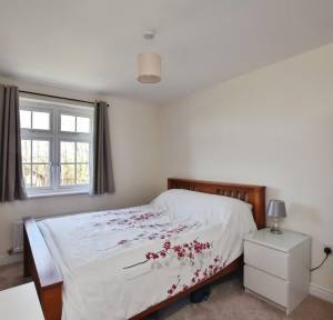 2 Bedroom Flat for sale in Dimmer Drive, Salisbury