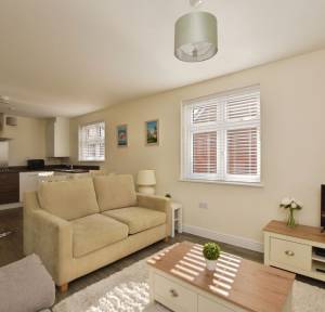 2 Bedroom Flat for sale in Dimmer Drive, Salisbury