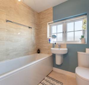 4 Bedroom House for sale in Oakley Road, Salisbury