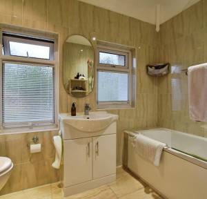 3 Bedroom House for sale in Wain-A-Long Road, Salisbury