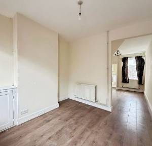 2 Bedroom House for sale in Devizes Road, Salisbury