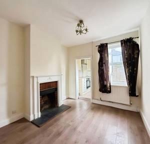 2 Bedroom House for sale in Devizes Road, Salisbury