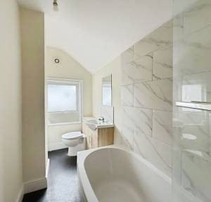 2 Bedroom House for sale in Devizes Road, Salisbury