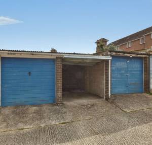 2 Bedroom House for sale in Harnham Road, Salisbury