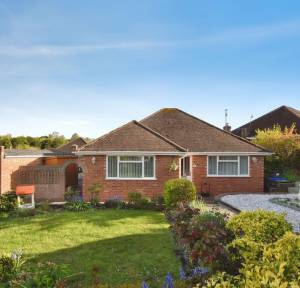 2 Bedroom Bungalow for sale in Braemar Rise, Salisbury