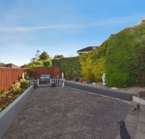 2 Bedroom Bungalow for sale in Braemar Rise, Salisbury