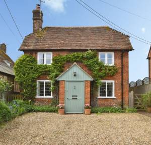 3 Bedroom House for sale in Lower Road, Salisbury