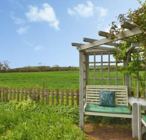 3 Bedroom House for sale in Lower Road, Salisbury