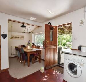 3 Bedroom Bungalow for sale in Stonehenge Road, Salisbury