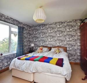 3 Bedroom Bungalow for sale in Stonehenge Road, Salisbury