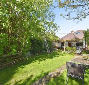 3 Bedroom Bungalow for sale in Stonehenge Road, Salisbury