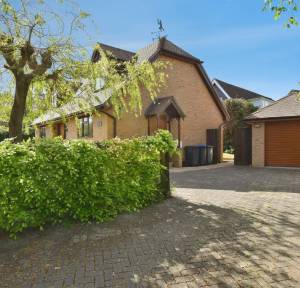 3 Bedroom House for sale in Pear Tree Drive, Salisbury