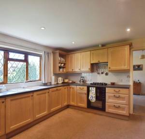 3 Bedroom House for sale in Pear Tree Drive, Salisbury